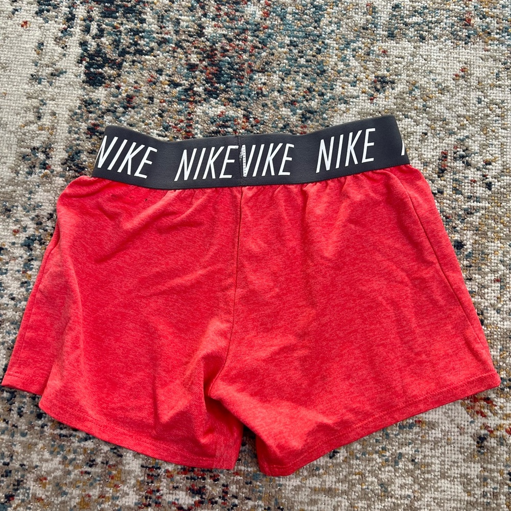 Girl Nike Dri-Fit shorts - Picture 4 of 5